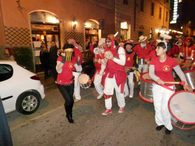 Carnevale al Beba do Samba e per le strade di San Lorenzo